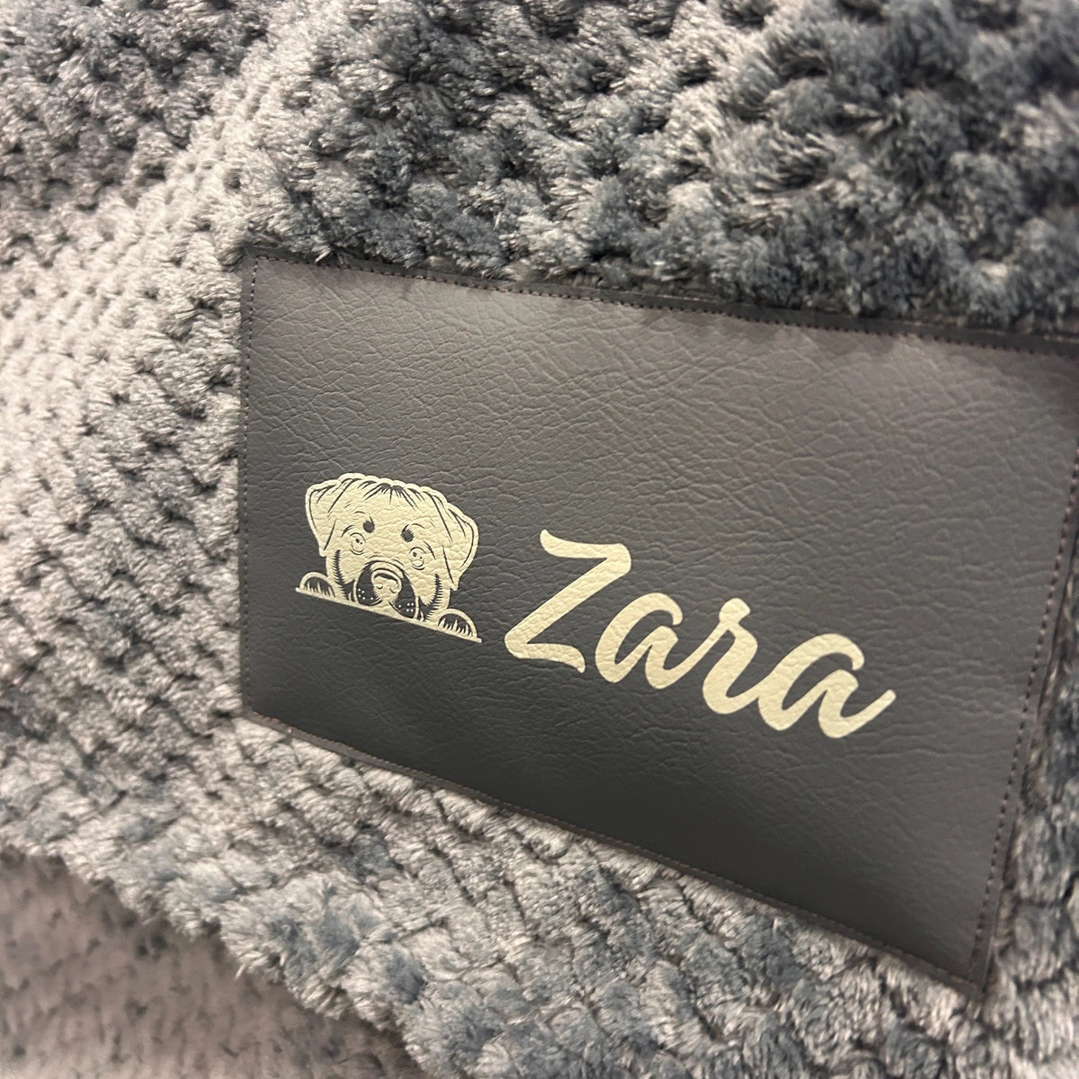 Couverture imperméable personnalisée pour chiens et chats Nelly et Cie inc.