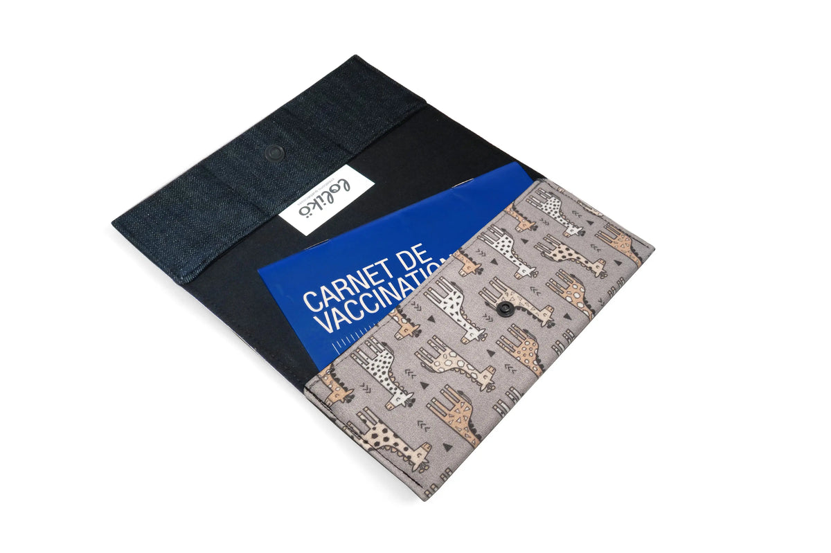 Protège carnet de santé personnalisé Lolikö Girafe beige Lolikö